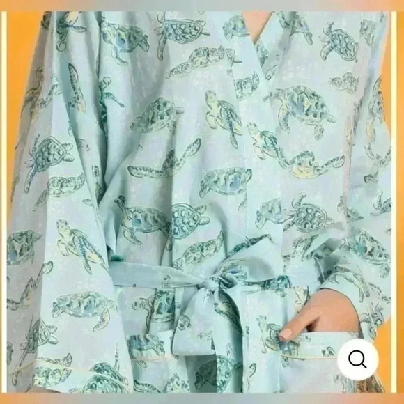 BNWT Mahogany Kimono  Style Robe with Sea Turtles Size S - Picture 3 of 11